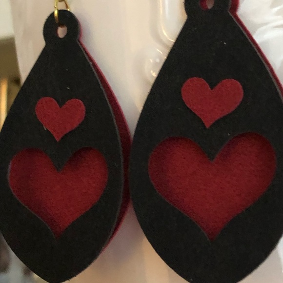 New Faux Leather Layered Hand Crafted Oversized Earrings Black with Red Hearts - Picture 4 of 4